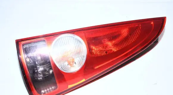 Renault Espace IV Rear/tail lights 8200027152