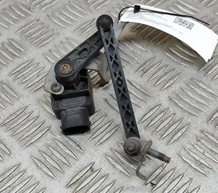 Volvo XC40 Headlight/headlamp level sensor 8888899689 32221957