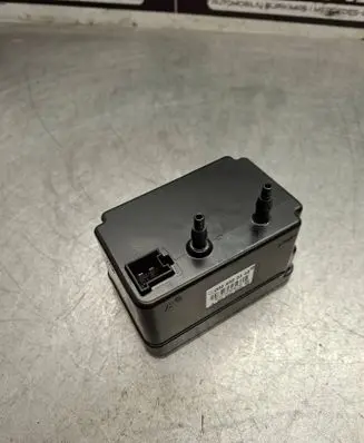 Mercedes-Benz E W212 Central locking vacuum pump A5998200010 0008003348