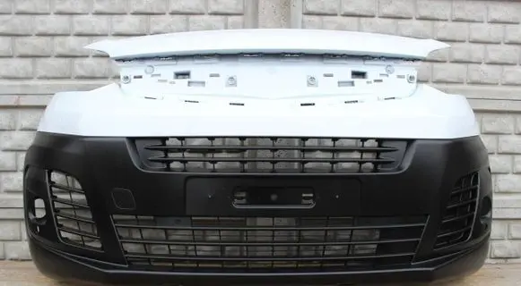 Opel Vivaro Front bumper 9833129877 39201548