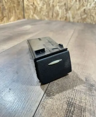 Mercedes-Benz E W211 Dashboard storage box/compartment A2116801152