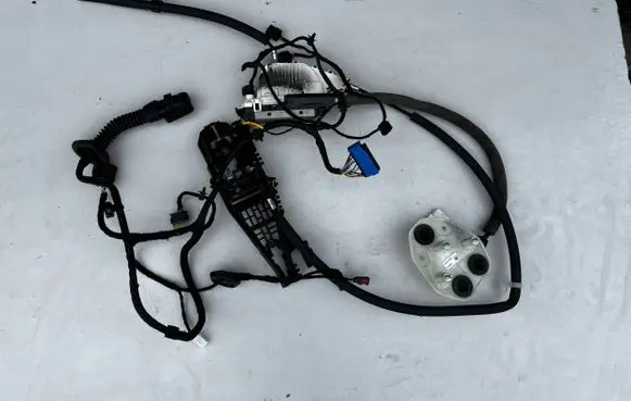 Maserati Levante EUR ISO radio connector 670032376