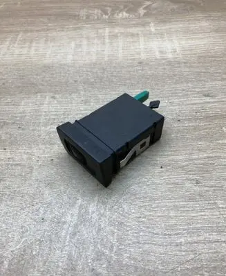 Volkswagen Golf IV Seat heating switch 1J0963563B
