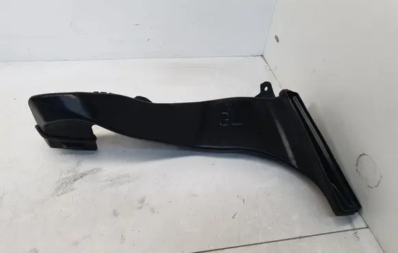Lexus GS 250 350 300H 450H Cabin air duct channel G92E130010