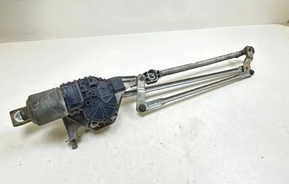 Ford Focus Front wiper linkage and motor BP4K67340 4M5117508AA 0390241731