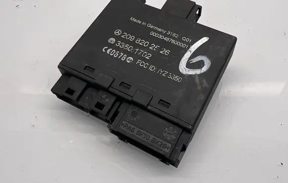 Mercedes-Benz CLK A209 C209 Central body control module 2098202526