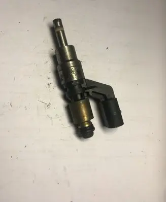 Volkswagen Golf V Fuel injector 03C906036A