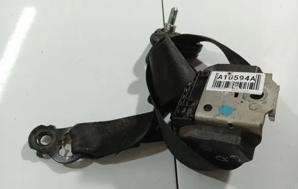 Rear seatbelt
