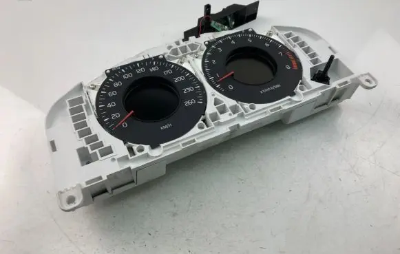 Volvo V70 Speedometer (instrument cluster) 31270898AA