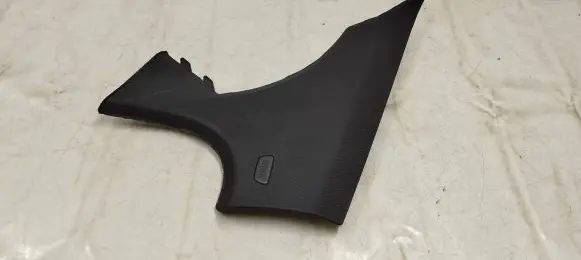 (D)pillar trim (top)