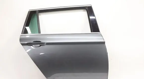 Volkswagen PASSAT B8 Front door 5784336