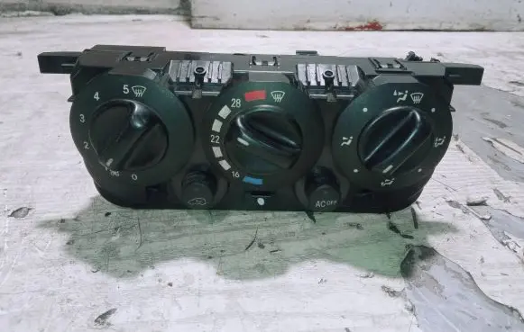 Mercedes-Benz A W168 Climate control unit 1688302285