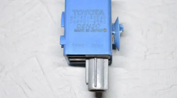 Toyota Land Cruiser (J150) Central locking relay 8974730040