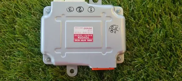 Lexus IS III XE30 Battery control module 8989230040