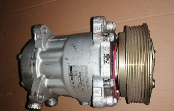 Renault Espace I Air conditioning (A/C) compressor (pump) SD709-7719-II