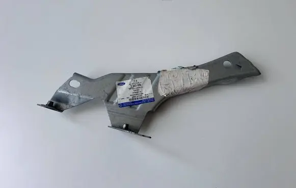 Ford Focus Fender mounting bracket JX7B-A16018