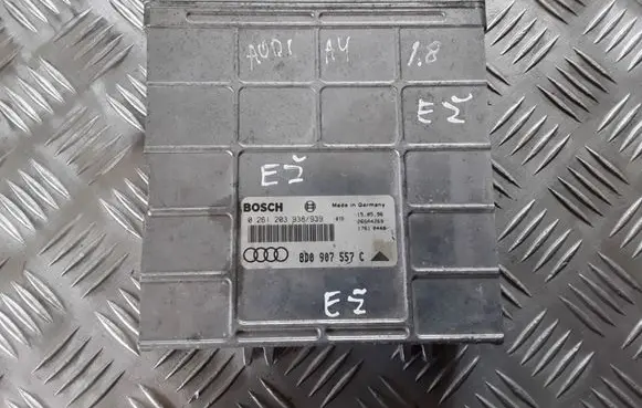 Audi A4 S4 B5 8D Engine control unit/module 0261203938939 8D0907557C 26SA4269