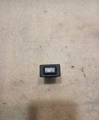 Mitsubishi Pajero Windscreen/window heater switch 