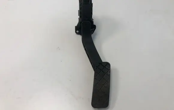 Volkswagen Golf VII Accelerator throttle pedal 5Q2723503D