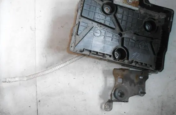 Renault Clio IV Battery box tray 648604862R