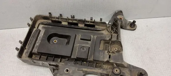 Volkswagen PASSAT B6 Battery tray 1K0915333C