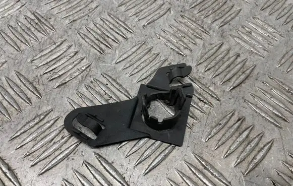 BMW 5 E60 E61 Front parking sensor holder (PDC) 7178072