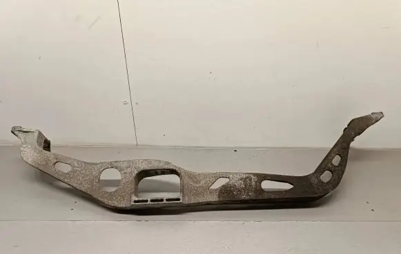Audi A6 S6 C7 4G Engine mounting bracket 8K0199521K A1S190U3