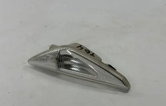 BMW X3 F25 Front fender indicator light 7267978 7171008 63137171008