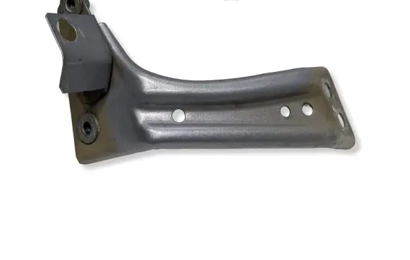 Volkswagen PASSAT B8 Fender mounting bracket 3G0821142A
