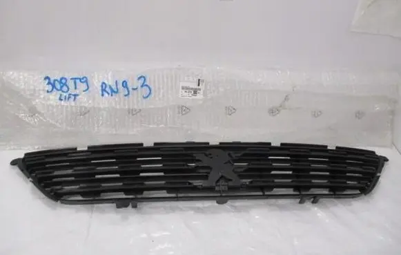 Peugeot 308 Front bumper upper radiator grill 1627661680