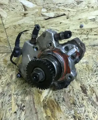 Jeep Grand Cherokee (WK) Fuel injection high pressure pump