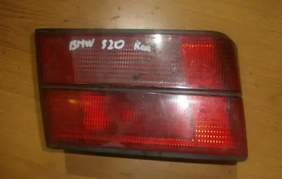 BMW 5 E34 Tailgate rear/tail lights 1384011l 8769r23