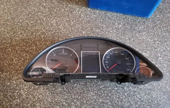 Audi A4 S4 B7 8E 8H Speedometer (instrument cluster) 0263626090