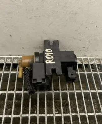 BMW 7 F01 F02 F03 F04 Turbo solenoid valve 7628987 11747628987