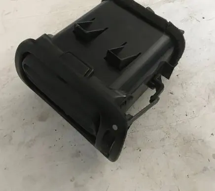 Nissan Sunny Dashboard side air vent grill/cover trim 