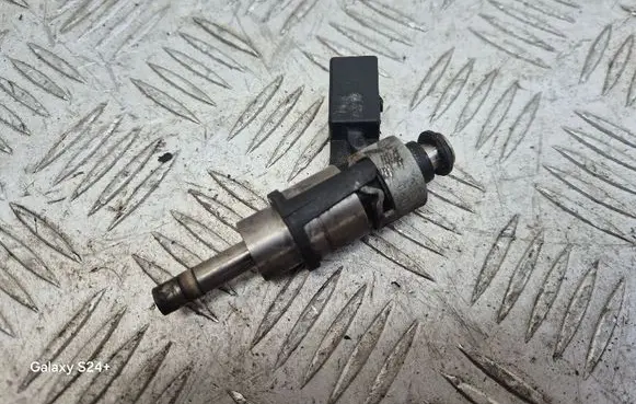 Volkswagen Eos Fuel injector 06F906036A