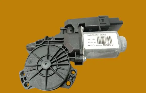 KIA Ceed Front door window regulator motor 402058D