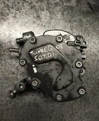 Volkswagen Touareg I Vacuum pump 07Z145209D BMF V125110507K