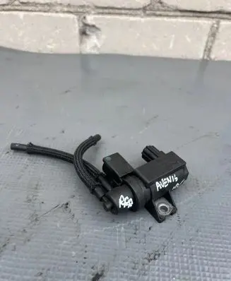 Toyota Avensis T270 Vacuum valve 258190R011