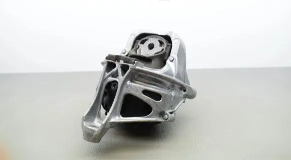 Audi Q5 SQ5 Engine mount bracket 4M0199372M