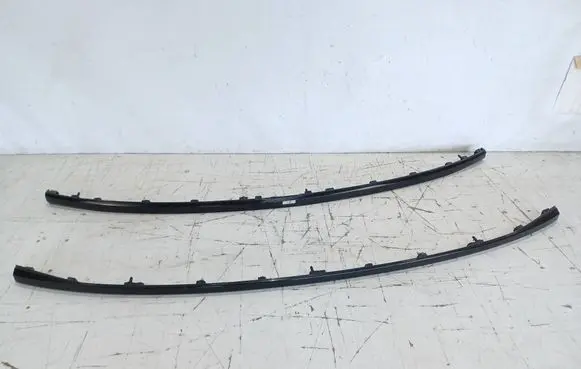 Volvo EX30 Rear window tailgate spoiler 80001883 80001882