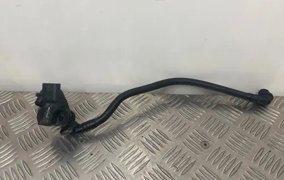 Audi Q5 SQ5 Vacuum line/pipe/hose 8R1611931L