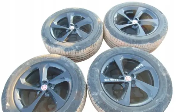 Jaguar F-Pace R19 alloy rim 