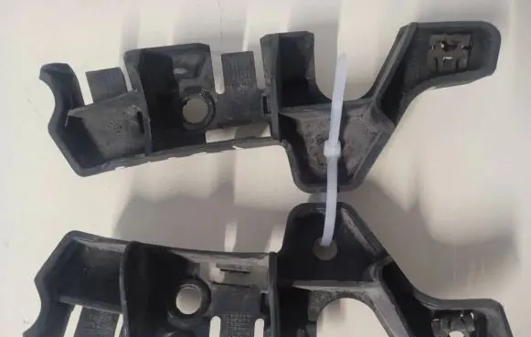 Renault Megane III Front bumper mounting bracket 620940001R 620940002R