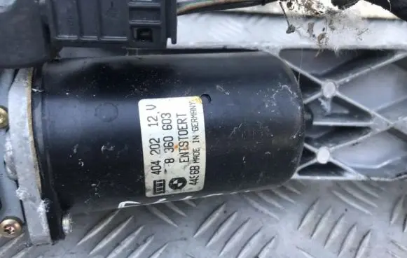 BMW 5 E39 Wiper motor 404202 8360603