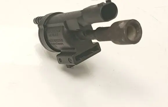 Mercedes-Benz C W205 Vacuum valve 0025407097