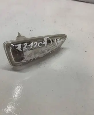 Opel Zafira C Front fender indicator light 13491089 13273104