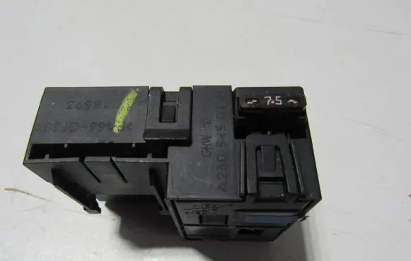 Mercedes-Benz SL R230 Fuse module A2305450101