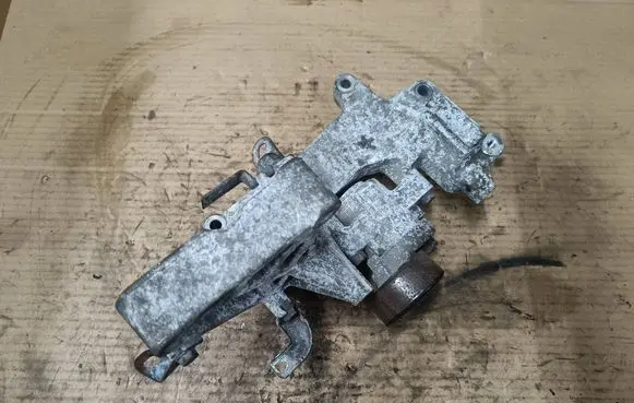 Mitsubishi Outlander Generator/alternator bracket 