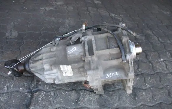 Nissan Pathfinder R51 Gearbox transfer box case EA700 YD25